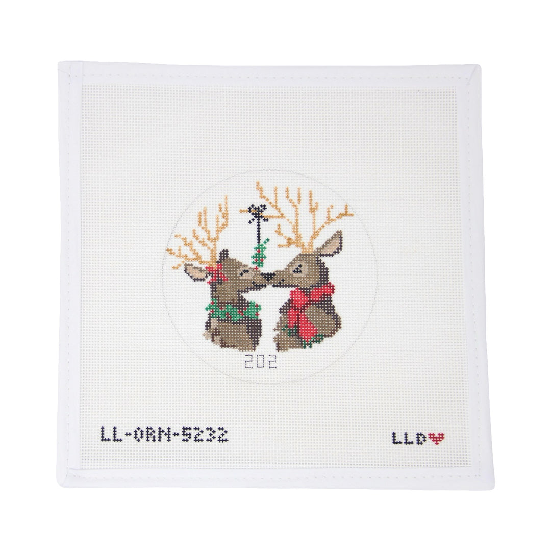 Kissing Reindeer Round